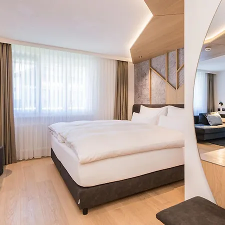 Hotell La Couronne & 4*