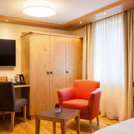 La Couronne & Hotell 4*