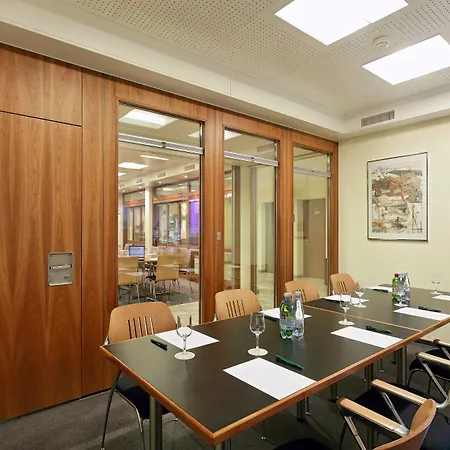 Hotell La Couronne & 4*