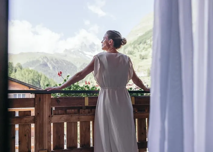 Hotell La Couronne & 4*