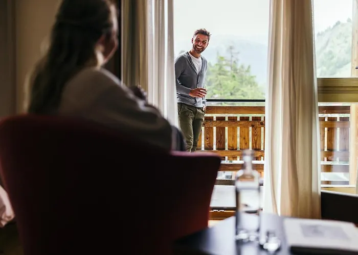 La Couronne & מלון 4*